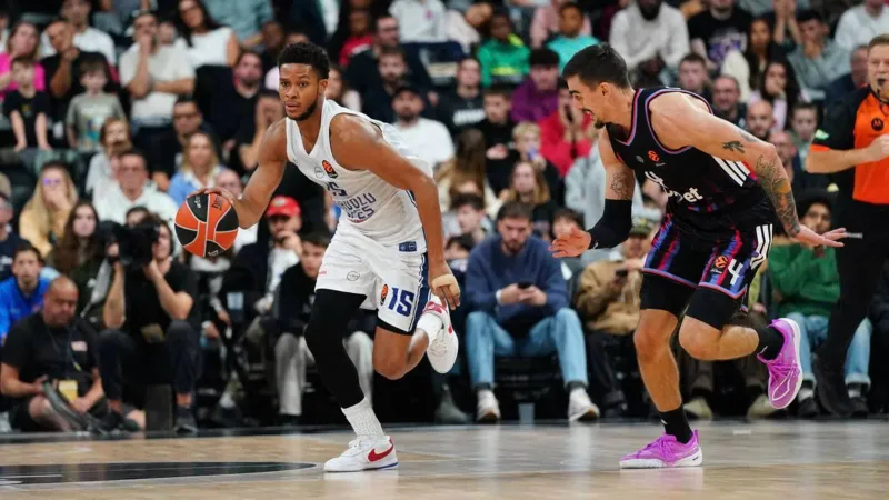 Anadolu Efes, deplasmanda 10 sayı farkla galip geldi