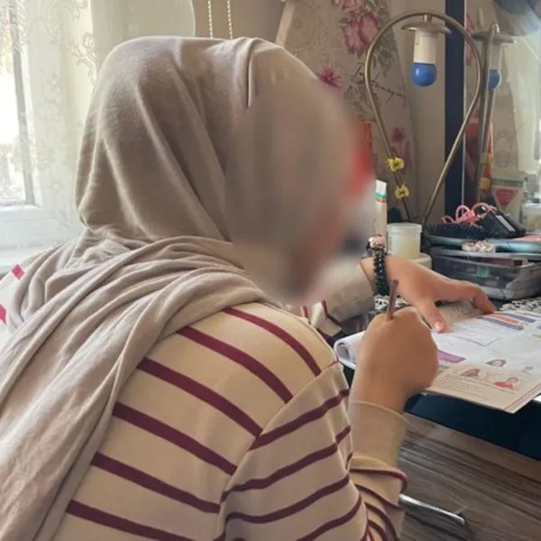 Başörtülü öğrenciye 'Karabaş' dedi, açığa alındı