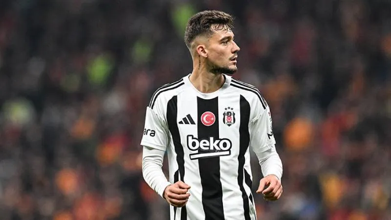 Beşiktaş'ta Ernest Muçi vedaya yakın!