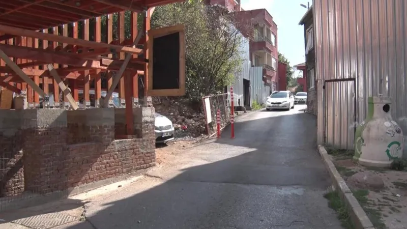 Beykoz'da tarihi yapı krizi: Yolun daralması tarışmalara neden oldu