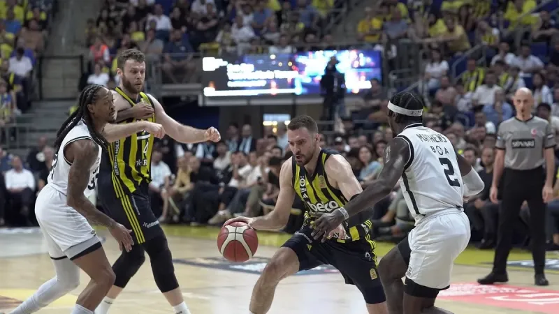 CANLI | Basketbol Süper Ligi final serisinde 3. randevu: Beşiktaş, Fenerbahçe Beko'yu ağırlıyor!