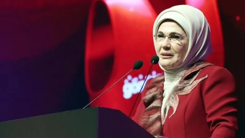 Emine Erdoğan'dan Aile Forumu Sürprizi! O Paylaşım Herkesi Şaşırttı