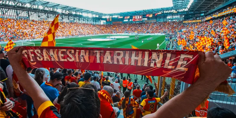 Göztepe 2 günde 7 ayrılık mesajı yayınladı