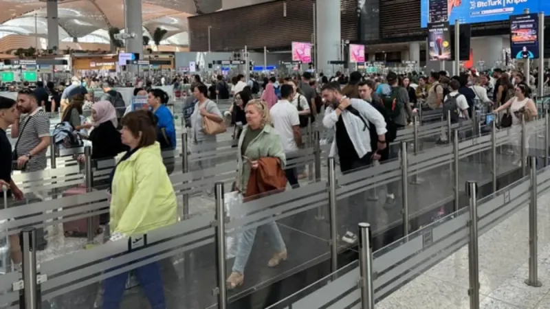 İstanbul'daki havalimanlarında Kurban Bayramı yoğunluğu