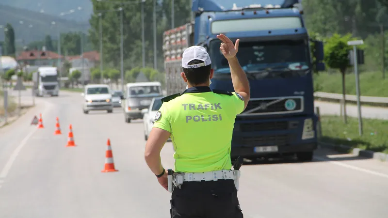 TEM'de Trafik Alarmı! İstanbul Yolu Kapandı Mı? İşte Son Durum