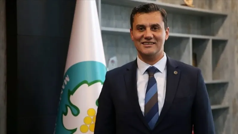 Manisa Büyükşehir Belediye Başkanı Ferdi Zeyrek elektrik akımına kapılarak hayatını kaybetti