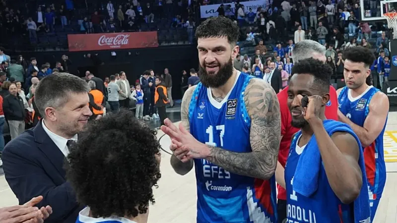 Anadolu Efes, Kızılyıldız'ı ağırlıyor!