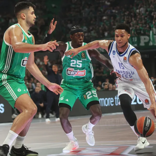 Anadolu Efes son çeyrekte döndü!