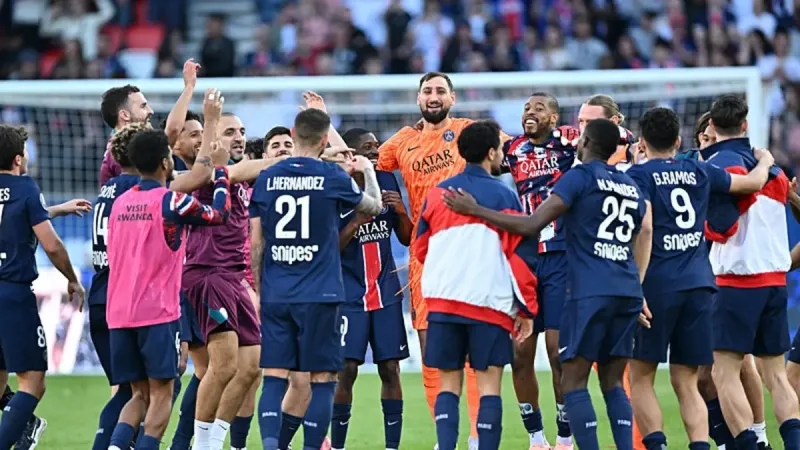 Avrupa'nın 5 büyük liginde şampiyonluğunu ilan eden ilk takım PSG oldu