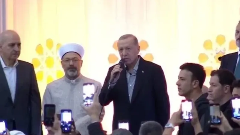 Başkan Erdoğan'dan bayram namazını Büyük Çamlıca Camii'nde kıldı! Gazze'ye zulmünü durdurmayan İsrail'e lanet