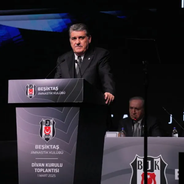 Beşiktaş'ta Divan günü: Adalı konuşacak!