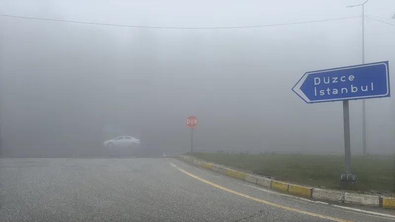 Bolu Dağı'nda yoğun sis: Görüş mesafesi 30 metreye kadar düştü!