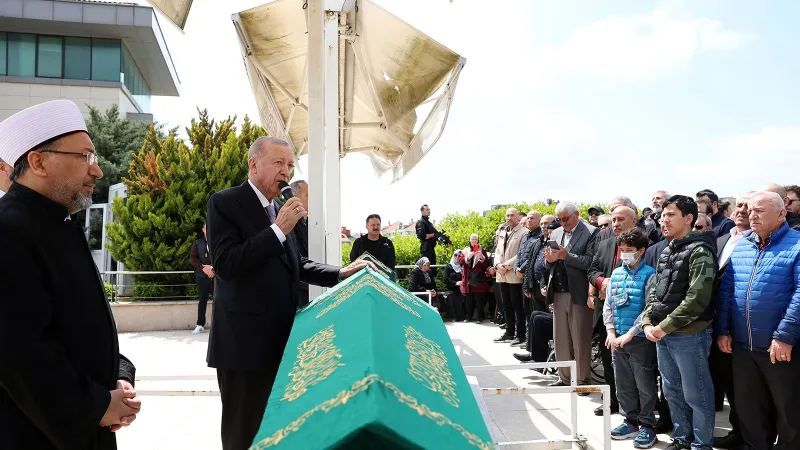 Cumhurbaşkanı Erdoğan, hocası Ahmet Karaman'ın cenaze namazına katıldı