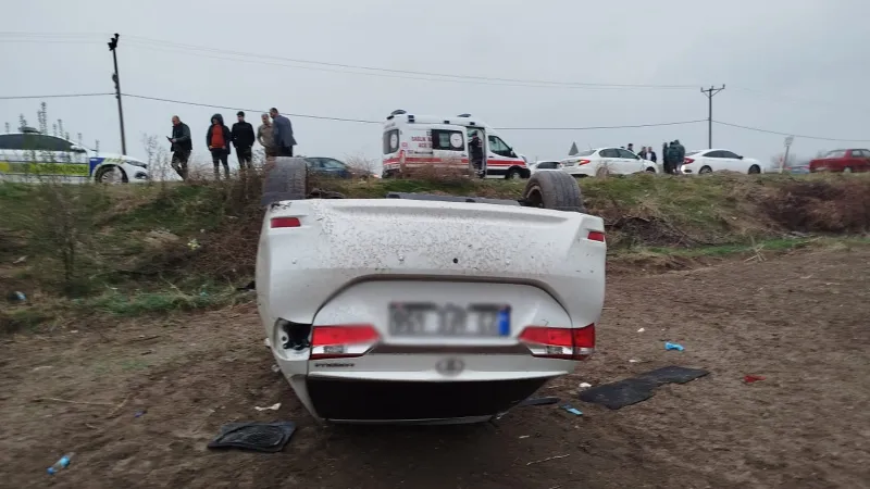 Elazığ'da iki otomobil çarpıştı: Çok sayıda yaralı var