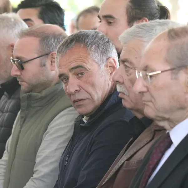 Ersun Yanal'ın annesi son yolculuğuna uğurlandı