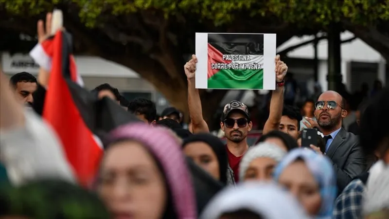 Fas'ta avukatlar, İsrail'in Gazze'ye saldırılarını protesto etti