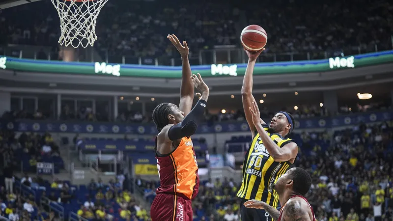 Fenerbahçe Beko derbide Galatasaray'ı farklı mağlup etti
