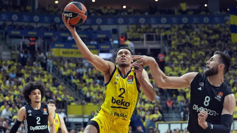 Fenerbahçe Beko, Paris Basketbol'u devirerek seride 1-0 öne geçti