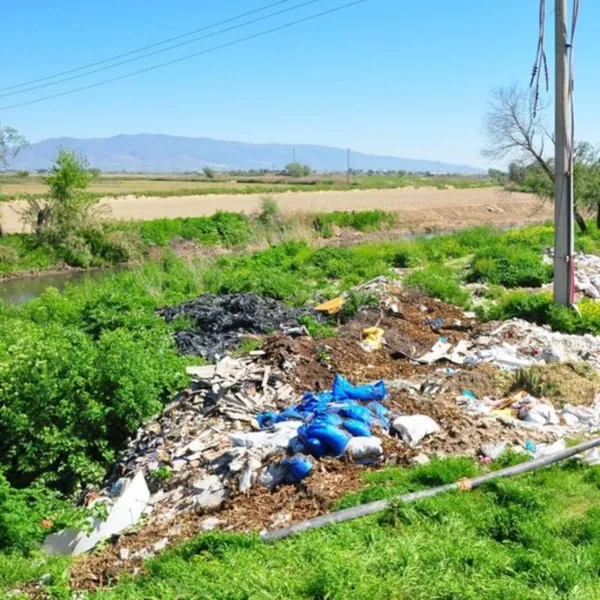 Gediz Nehri'nde önlenemeyen kirlilik!
