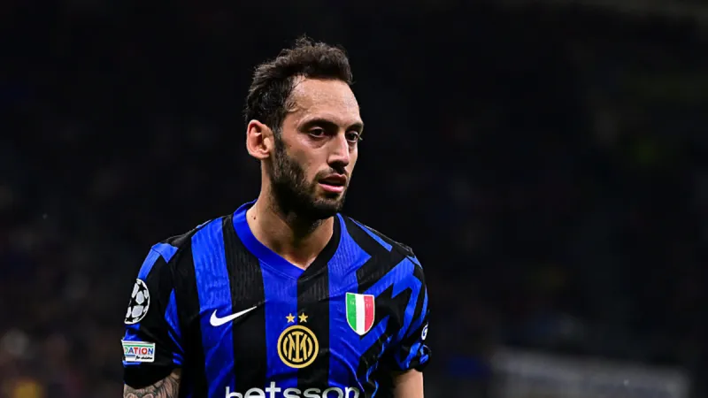 Hakan Çalhanoğlu'na flaş ceza!