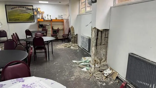 İstanbul'da 6,2'lik depremde 6 katlı binanın kolanları patladı