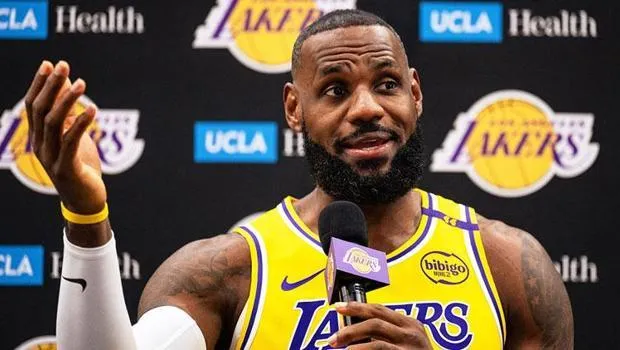 LeBron James'e dev sözleşme!
