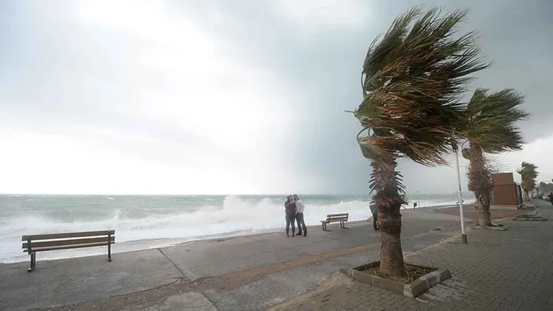 Meteoroloji turuncu kodla uyardı! Fırtına başlıyor