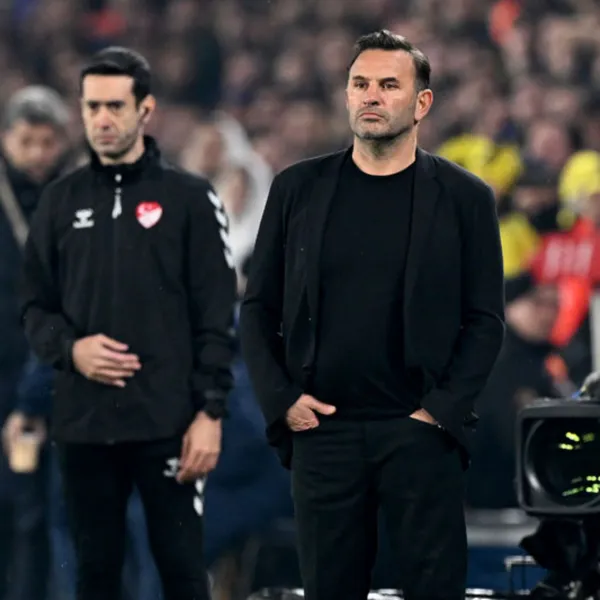 Okan Buruk, Mou'yu 2. kez mağlup etti!