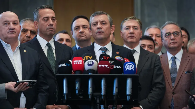 Özgür Özel: Ekrem İmamoğlu tüm vekillerimizin oyunu alarak adayımız oldu