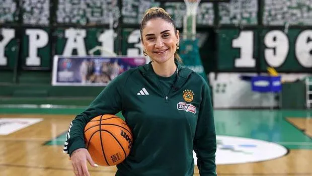 Panathinaikos Kadın Basketbol Takımı Başantrenörü Selen Erdem'den taraftarına övgü