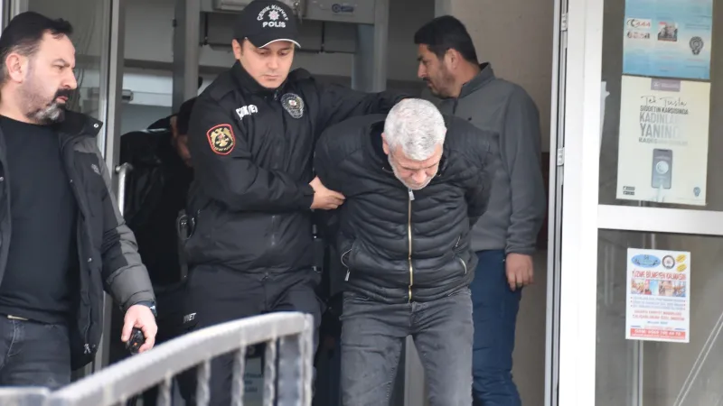 Sakarya'da 5 kişinin öldüğü silahlı kavgaya ilişkin 8 zanlı tutuklandı