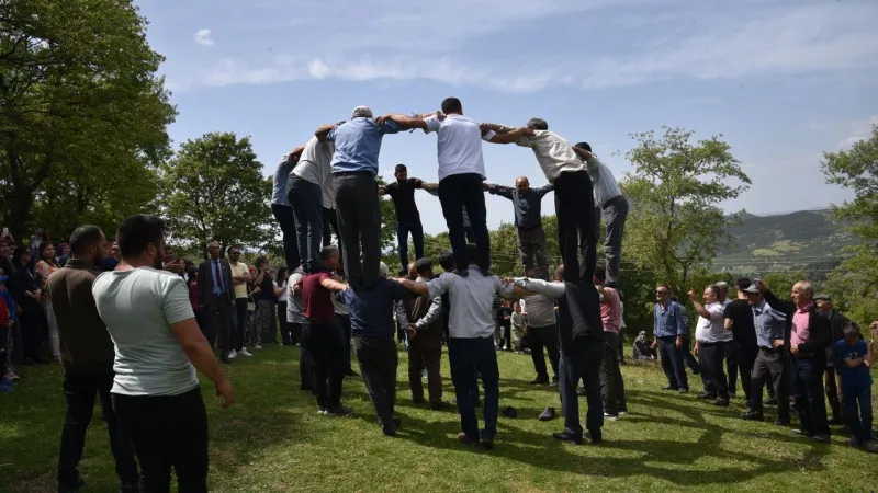 Sındırgı'da asırlık 'deve oyunu' geleneği hıdırellez'de yeniden hayat buldu