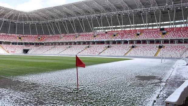 Sivasspor - Fenerbahçe maçı öncesi zeminin son durumu