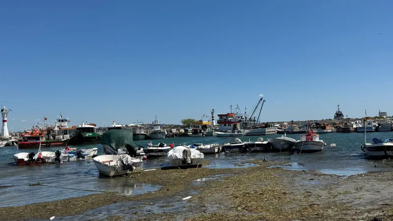 Tekirdağ'da fırtına esareti: Eğitim uçuşları iptal edildi, balıkçılar denize açılamadı