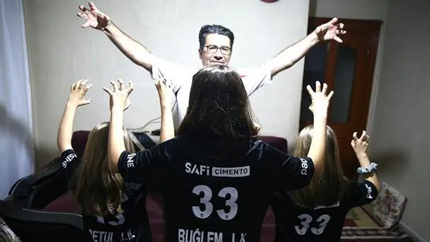 Üç kızına "BJK" şeklinde kodlanan isimler verdi