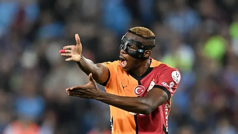 Victor Osimhen'den şampiyonluk mesajı: "Dans ayakkabılarınızı giyin!"