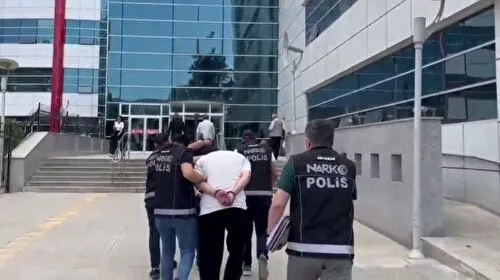 Zehir tacirleri polisten kaçamadı
