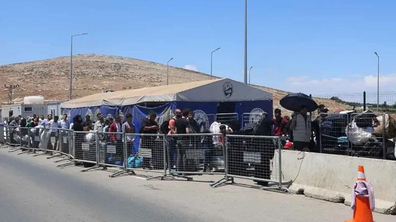 Okullar kapandı, dönüş hızlandı; 6 ayda 300 bin Suriyeli ülkesine döndü