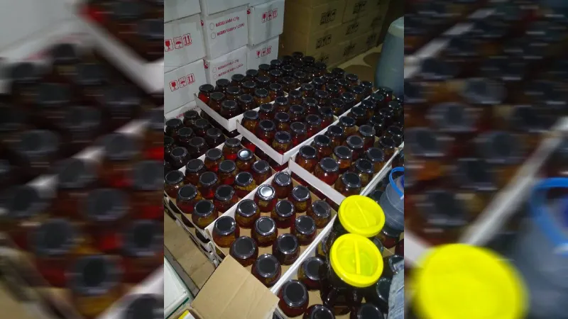 Şanlıurfa'da izinsiz üretilen 20 tondan fazla gıda ürünü ele geçirildi