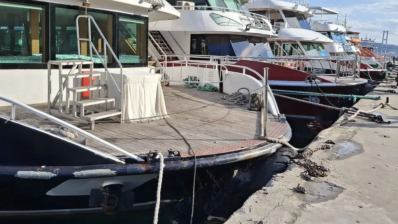 Tekne seddi aşılacak mı? Boğaz'da kıyı işgali sürüyor