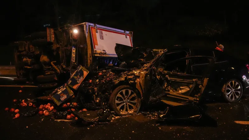 TEM Otoyolu'nda feci kaza: İki yaralı 