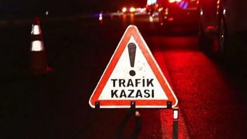 Uşak’ta motosiklet orta refüje çarptı: 1 ölü, 1 yaralı